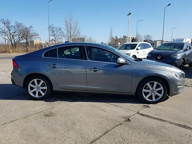 Używany Volvo S60 2017 Szary Sedan/Limuzyna