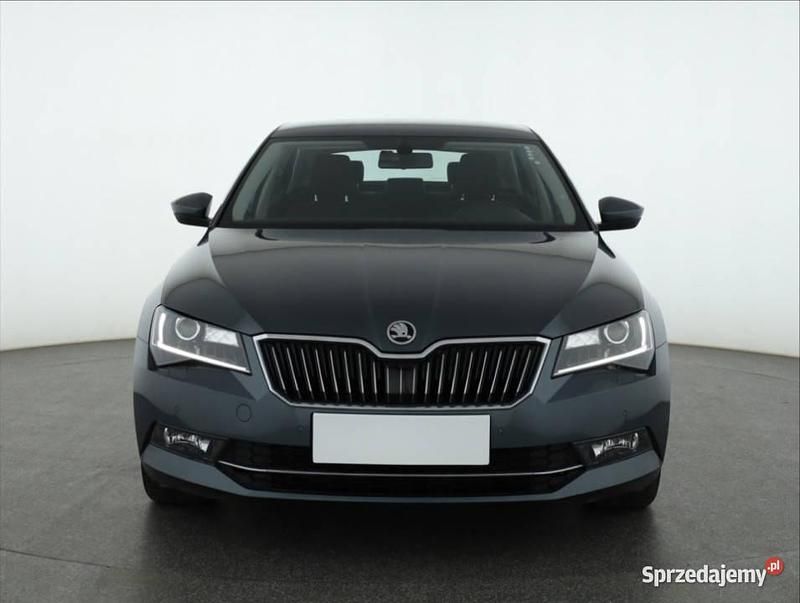 Szary Używany 2016 Skoda Superb Sedan/Limuzyna | 64 999 zł (Uczciwa cena) - Obraz 1/4