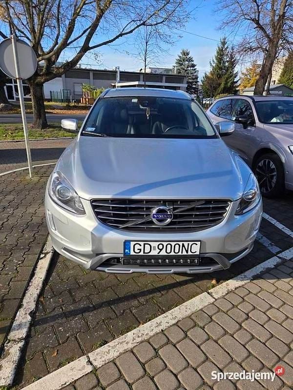 Srebrny Używany 2017 Volvo XC60 SUV | 94 999 zł (Uczciwa cena) - Obraz 1/4