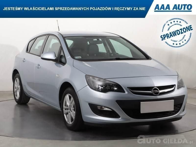 Błękitny Używany 2015 Opel Astra | 32 999 zł (Uczciwa cena) - Obraz 1/4