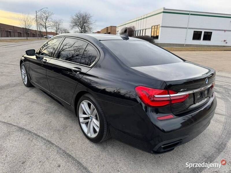 Używany BMW 750 2017 Sedan/Limuzyna