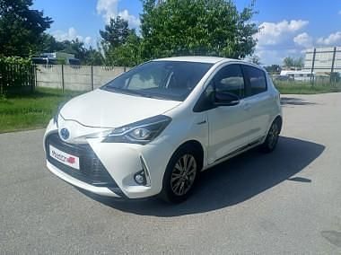 Biały Używany 2017 Toyota Yaris Hybrid Hatchback | 45 800 zł (Uczciwa cena) - Obraz 1/4