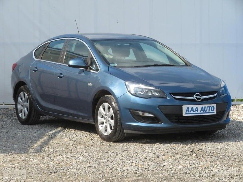 Opel astra salon