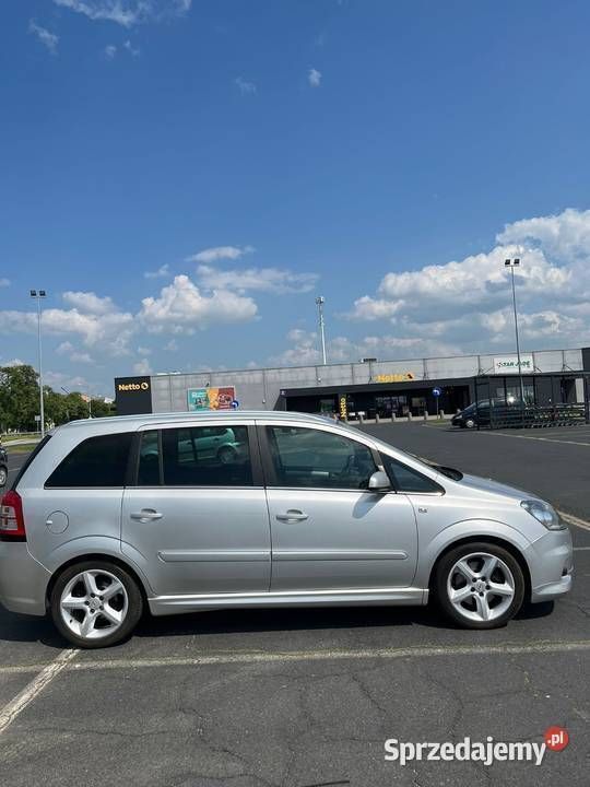 Srebrny Używany 2008 Opel Zafira OPC Minivan | 13 700 zł (Dość drogi) - Obraz 1/4