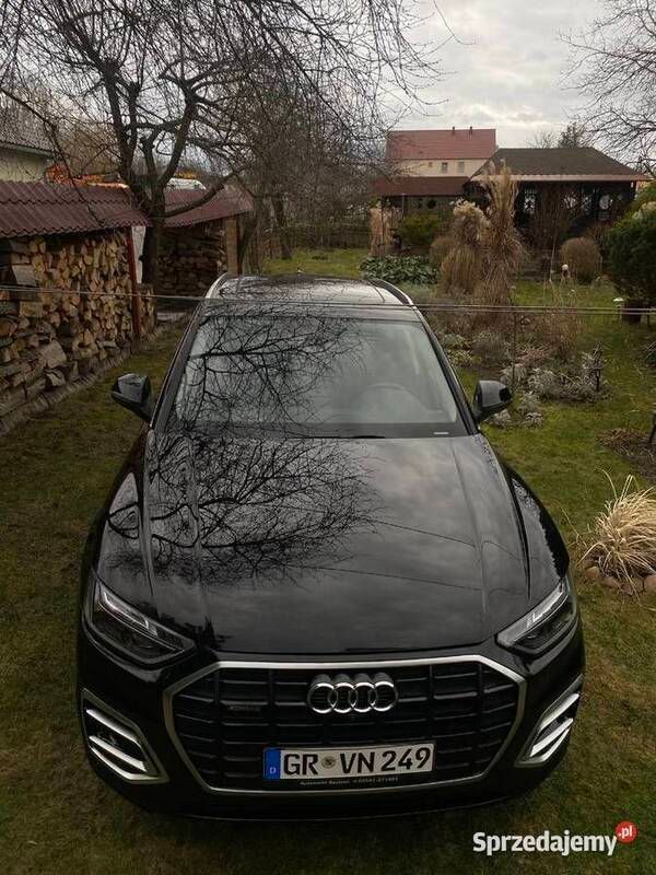 Czarny Używany 2021 Audi Q5 Comfort SUV | 169 000 zł - Obraz 1/4