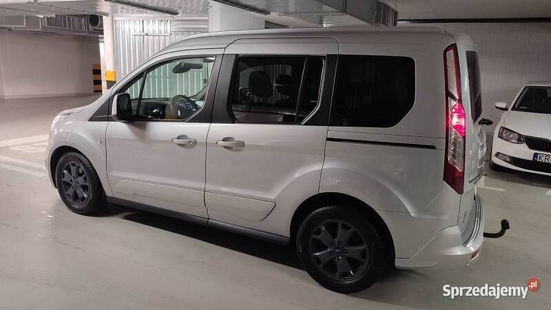 Srebrny Używany 2016 Ford Tourneo Connect Minivan | 56 000 zł (Uczciwa cena) - Obraz 1/4