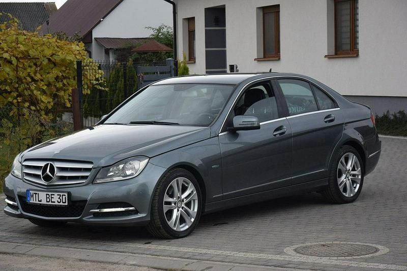 Szary Używany 2012 Mercedes C180 Sedan/Limuzyna | 38 900 zł (Super Cena) - Obraz 1/4