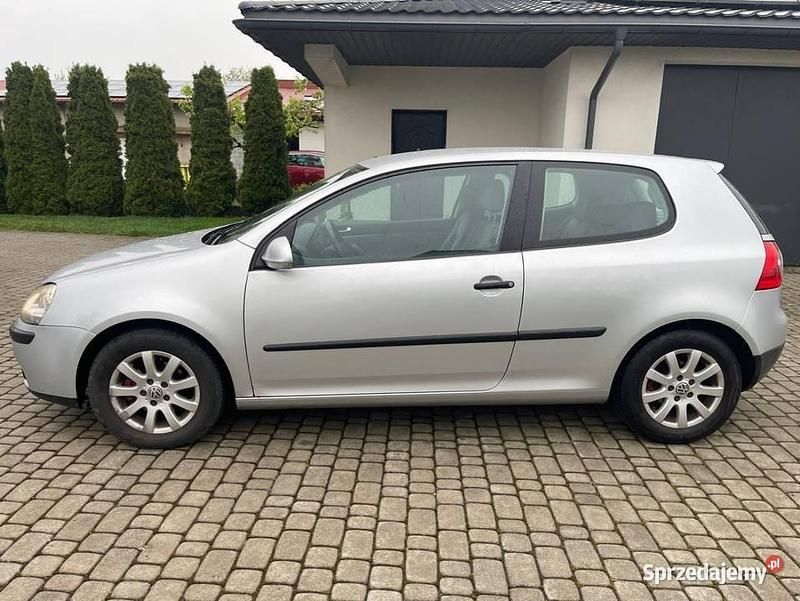 Używany VW Golf 2004 Srebrny Coupe