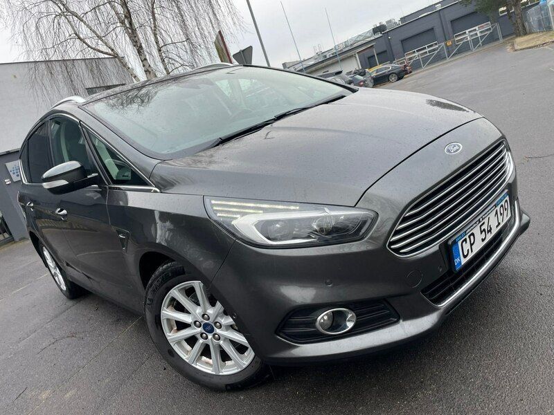 Szary Używany 2017 Ford S-MAX S Minivan | 54 999 zł (Uczciwa cena) - Obraz 1/4