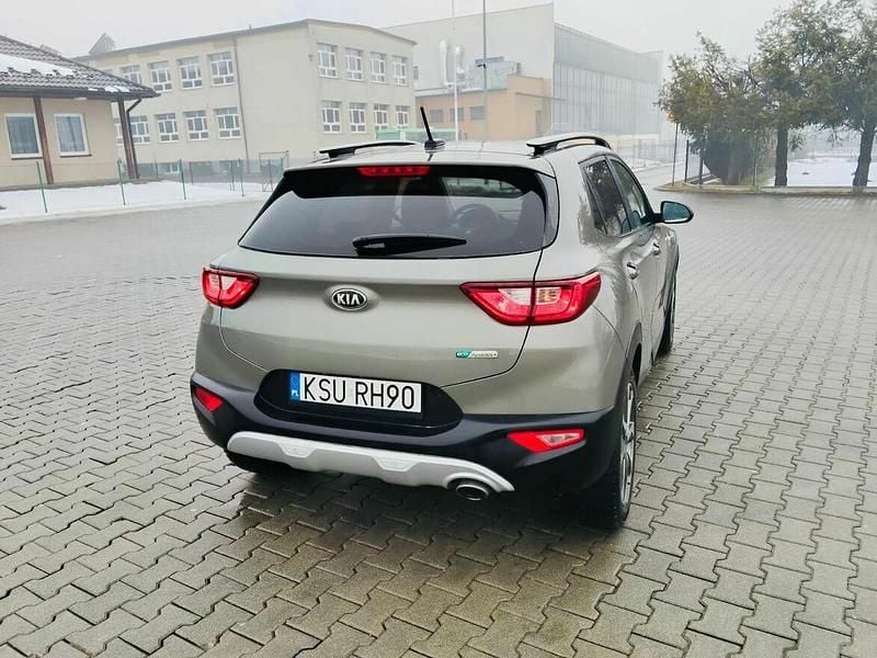Używany Kia Stonic 99 KM (72 kW) 2021 Zielony SUV