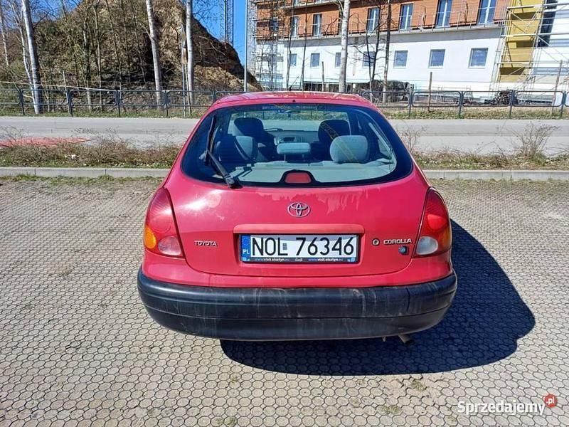Czerwony Używany 2001 Toyota Corolla Hatchback | 3100 zł - Obraz 1/4