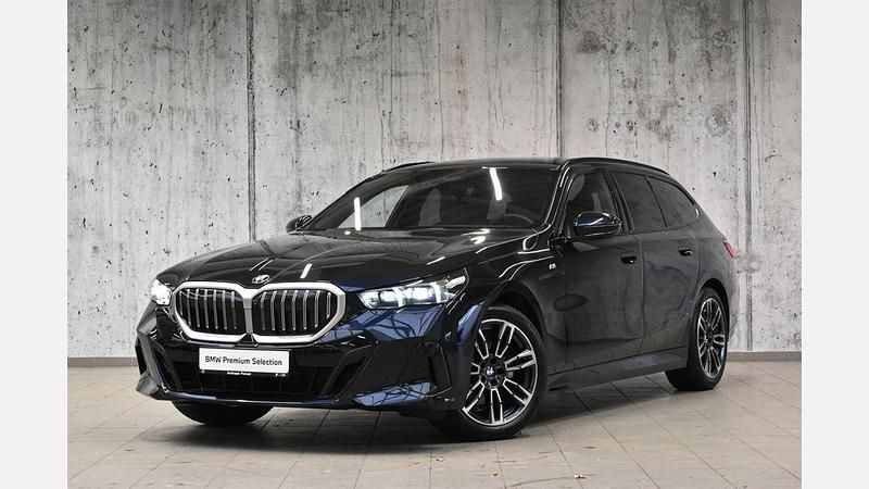 Używany BMW 520 Comfort Edition 190 KM (139 kW) 2025 Carbon black metallic metalizowany Kombi