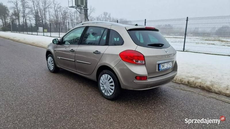Używany Renault Clio II 86 KM (63 kW) 2009 Beżowy Kombi