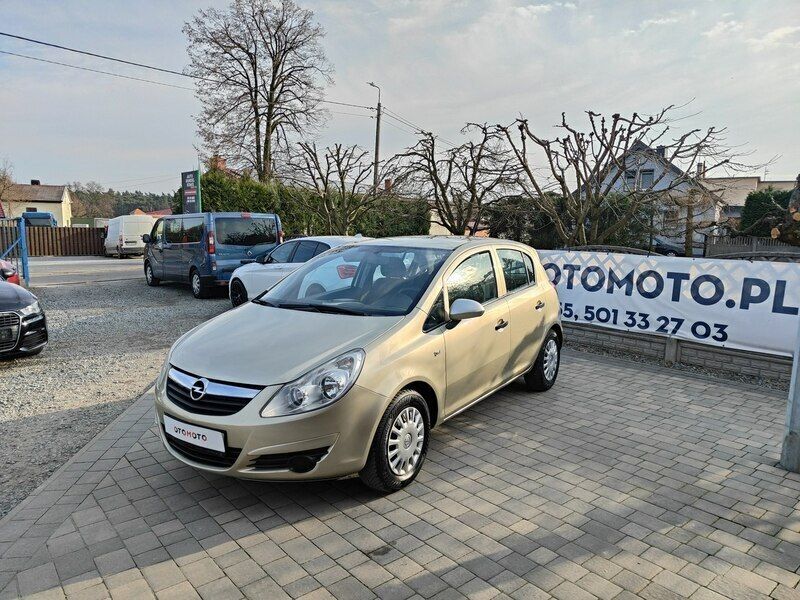 Złoty (metalik) Używany 2009 Opel Corsa Sedan/Limuzyna | 9900 zł (Dobra cena) - Obraz 1/4