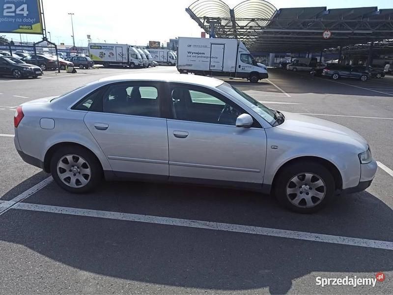 Srebrny Używany 2001 Audi A4 Sedan/Limuzyna | 4000 zł (Dobra cena) - Obraz 1/4