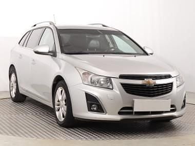 Srebrny Używany 2014 Chevrolet Cruze Kombi | 23 999 zł (Uczciwa cena) - Obraz 1/4