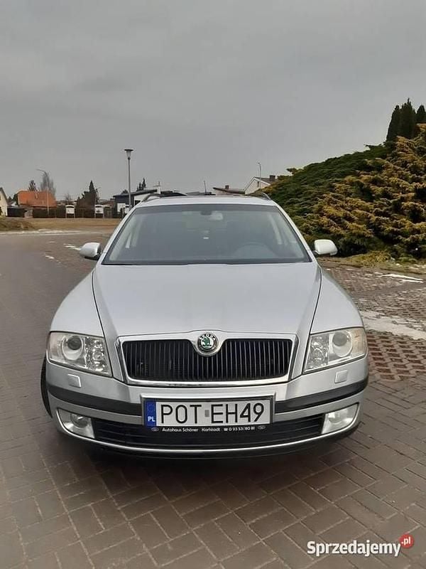 Srebrny Używany 2008 Skoda Octavia Kombi | 11 800 zł (Uczciwa cena) - Obraz 1/4