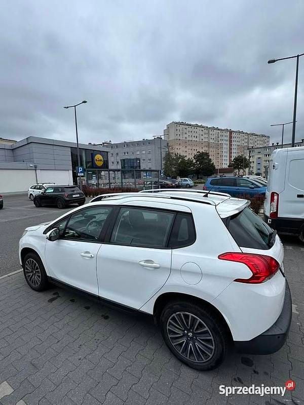 Biały Używany 2013 Peugeot 2008 SUV | 25 900 zł - Obraz 1/4