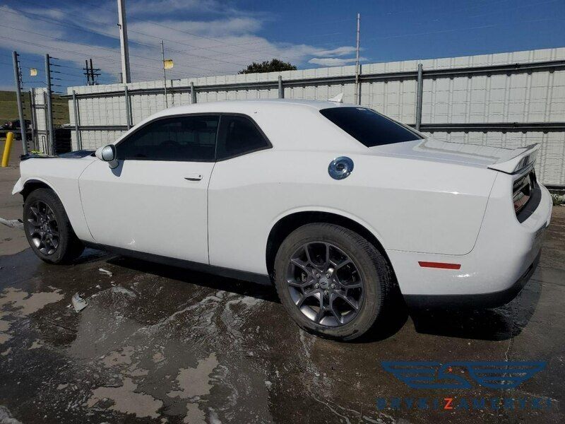 Biały Używany 2018 Dodge Challenger Coupe | 41 920 zł - Obraz 1/3