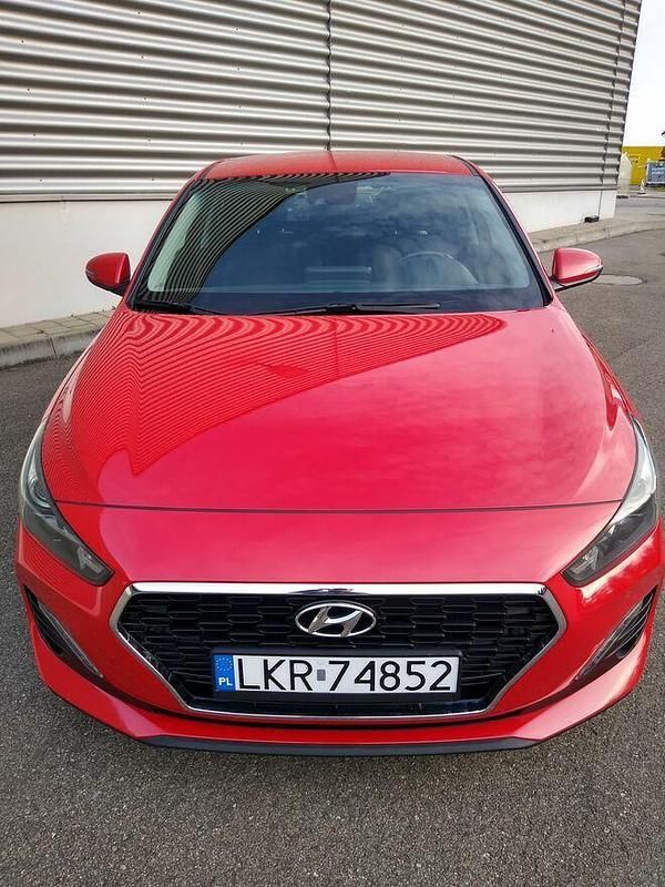 Używany Hyundai i30 2020 Czerwony Hatchback