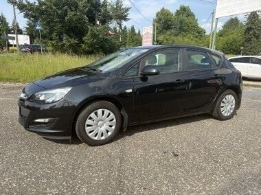 Czarny Używany 2015 Opel Astra Hatchback | 32 900 zł (Uczciwa cena) - Obraz 1/4