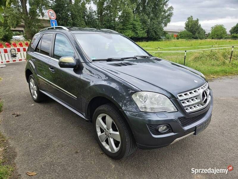 Szary Używany 2009 Mercedes ML350 SUV | 40 421 zł - Obraz 1/4