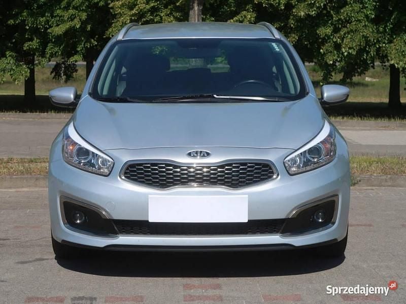 Srebrny Używany 2017 Kia Ceed Kombi | 28 999 zł (Uczciwa cena) - Obraz 1/4