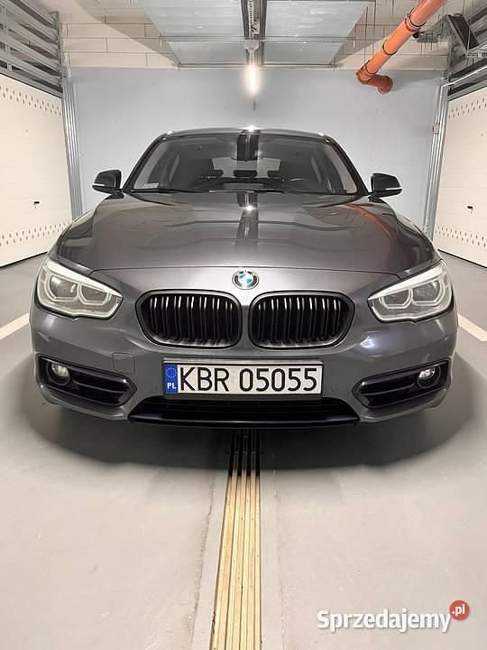 Szary Używany 2015 BMW 120 Sport Line Hatchback | 51 900 zł - Obraz 1/4