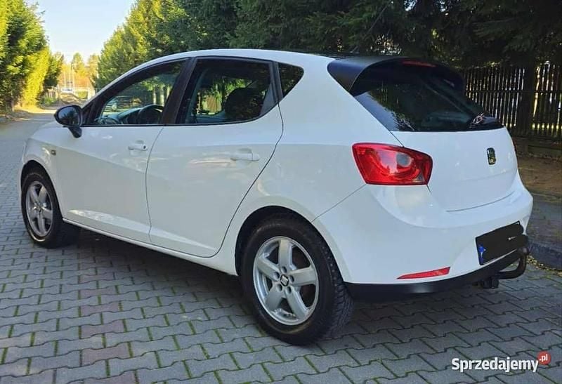 Biały Używany 2012 Seat Ibiza Hatchback | 9900 zł - Obraz 1/4