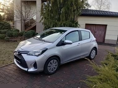 Srebrny Używany 2016 Toyota Yaris Hatchback | 30 500 zł (Uczciwa cena) - Obraz 1/4
