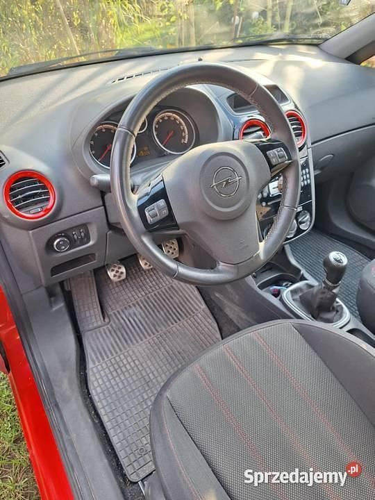 Używany Opel Corsa 2010 Czerwony Sedan/Limuzyna