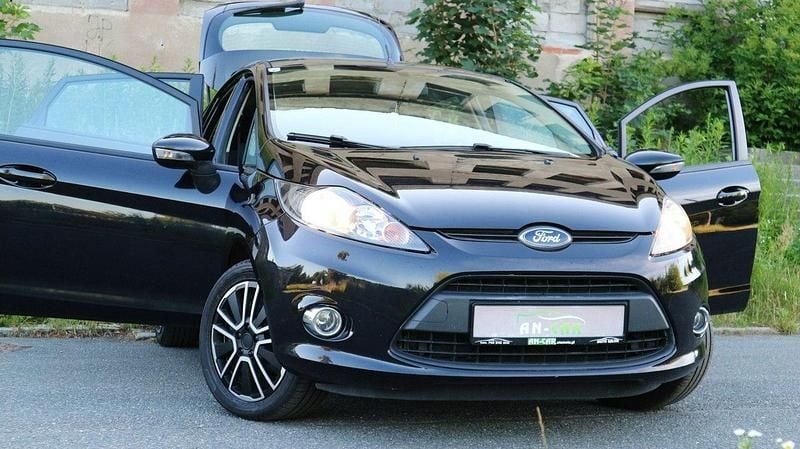 Niebieski ciemny (metalik) Używany 2010 Ford Fiesta Hatchback | 17 700 zł (Uczciwa cena) - Obraz 1/4