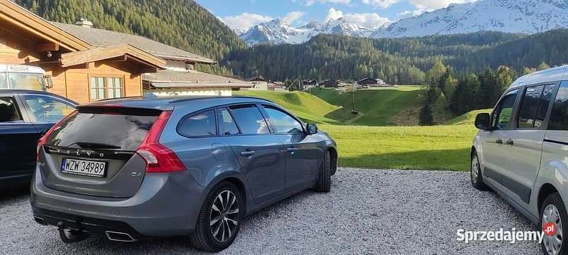 Używany Volvo V60 2017 Szary Kombi