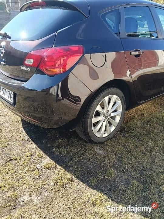 Używany Opel Astra 2013 Brązowy Hatchback