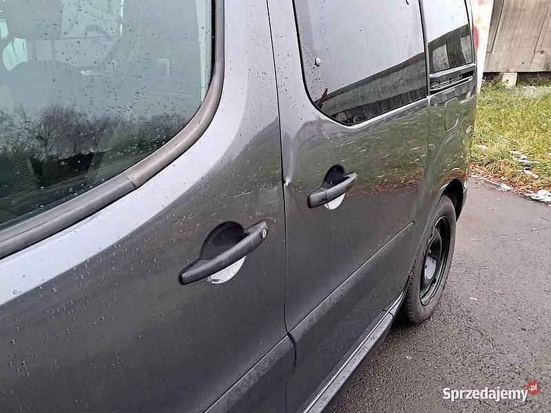 Używany Peugeot Partner Tepee Outdoor 2016 Szary Minivan