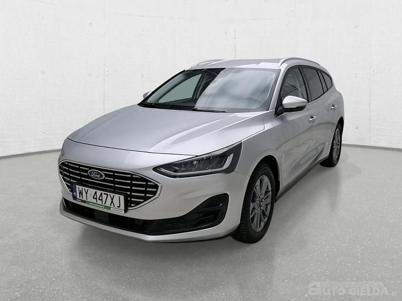 Używany Ford Focus 2022 Srebrny Kombi