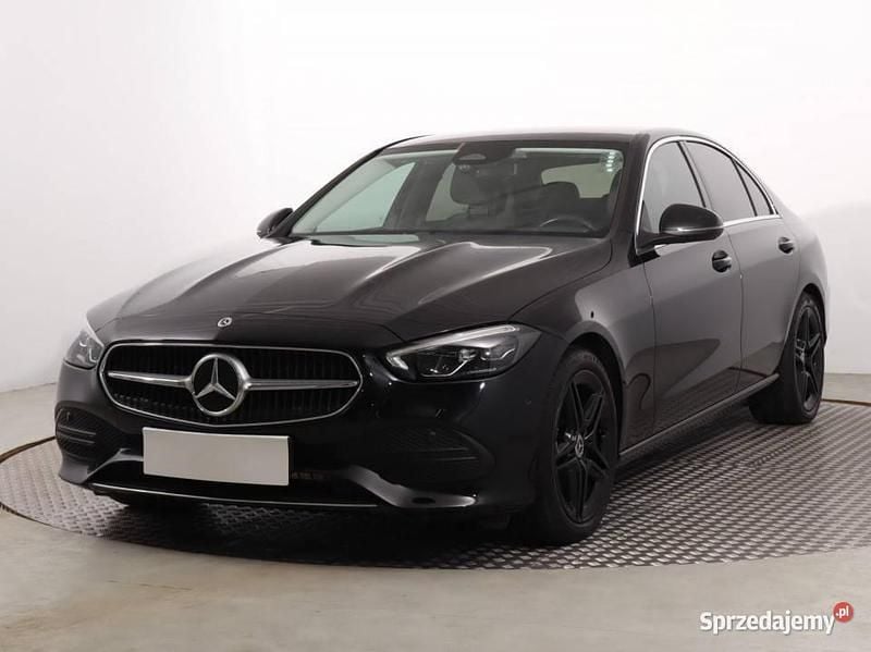Używany Mercedes C200 2021 Czarny Sedan/Limuzyna