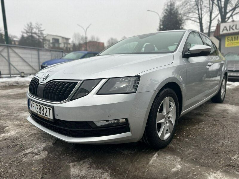 Używany Skoda Octavia 115 KM (84 kW) 2019 Srebrny (metalik) Sedan/Limuzyna