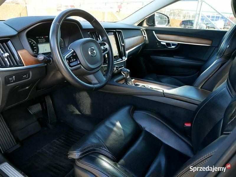 Używany Volvo S90 Inscription 235 KM (172 kW) 2017 Czarny Sedan/Limuzyna