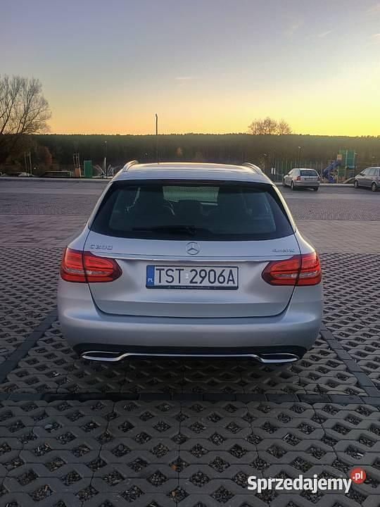 Używany Mercedes C200 2017 Srebrny Kombi