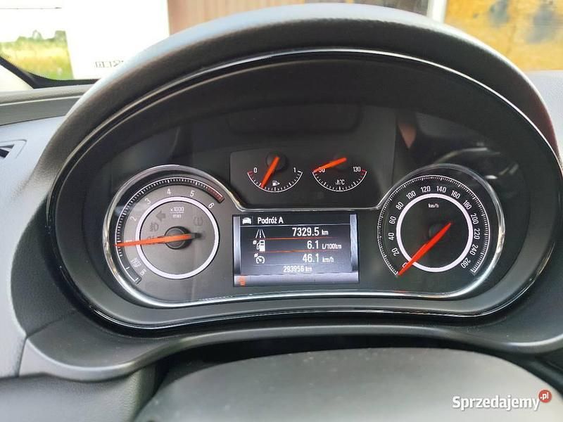 Zielony Używany 2013 Opel Insignia Hatchback | 28 000 zł (Uczciwa cena) - Obraz 1/4