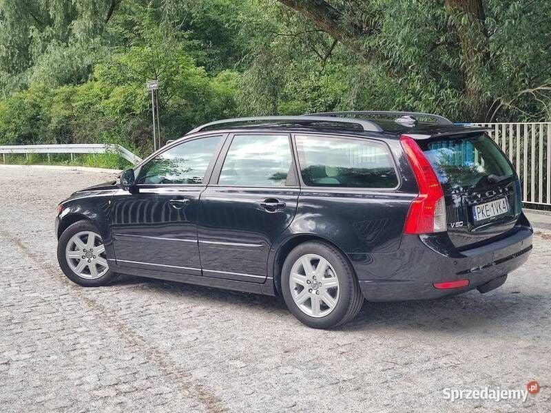 Czarny Używany 2011 Volvo V50 Business Edition Kombi | 21 999 zł (Dość drogi) - Obraz 1/4