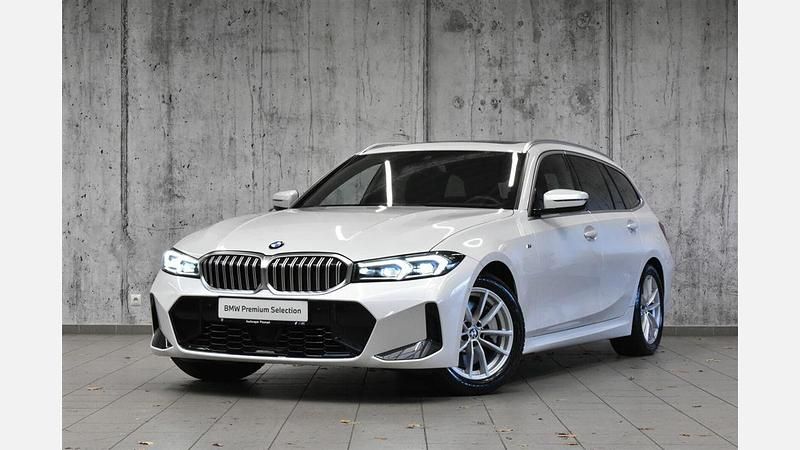 Mineral white metallic metalizowany Używany 2023 BMW 330 Comfort Edition Kombi | 208 800 zł - Obraz 1/3