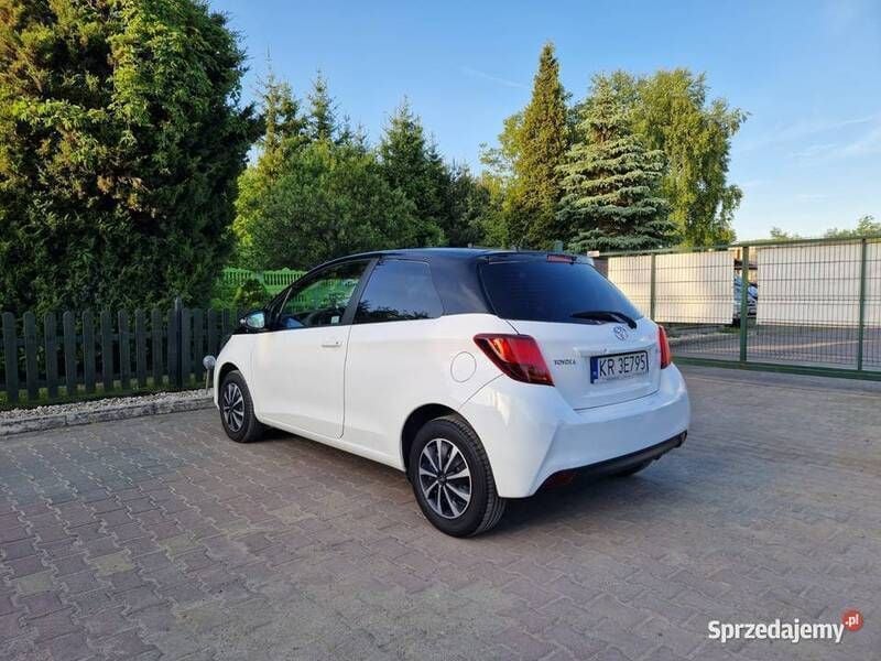 Używany Toyota Yaris 69 KM (50 kW) 2015 Hatchback