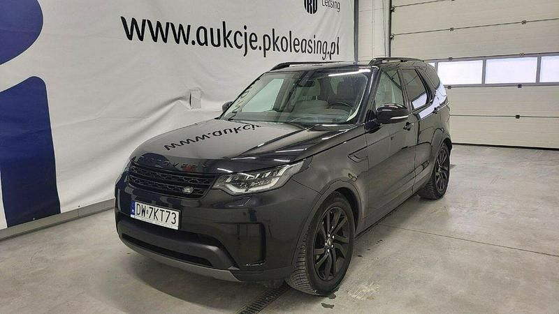 Czarny Używany 2020 Land Rover Discovery 5 HSE SUV | 150 000 zł - Obraz 1/4