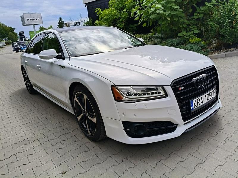 Używany Audi A8 409 KM (300 kW) 2018 Biały (metalik, perła) Sedan/Limuzyna