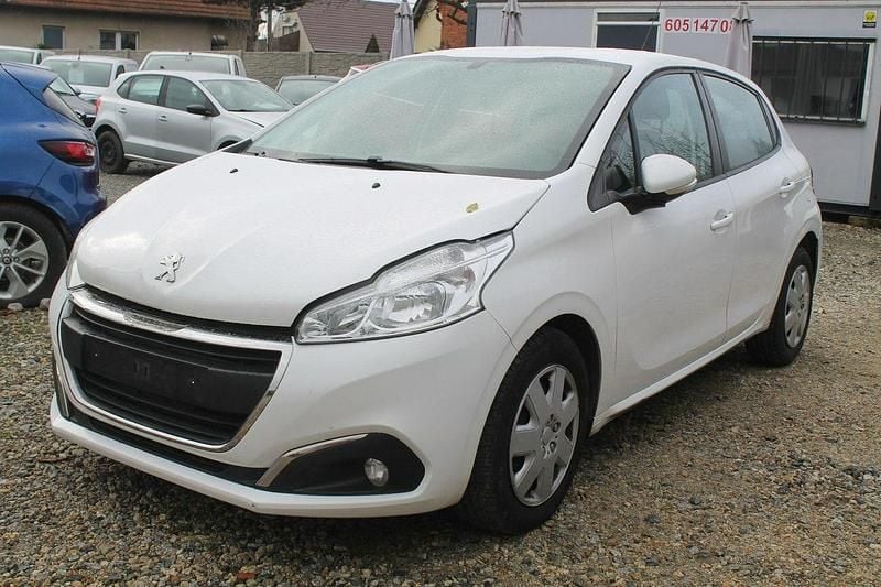 Używany Peugeot 208 75 KM (55 kW) 2017 Biały Hatchback
