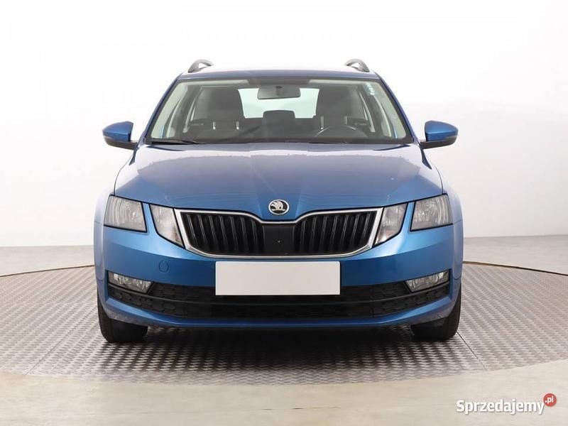 Niebieski Używany 2018 Skoda Octavia Kombi | 37 999 zł (Dobra cena) - Obraz 1/4