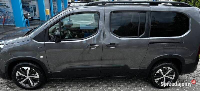 Używany 2022 Peugeot Rifter GT Minivan | 99 999 zł - Obraz 1/4