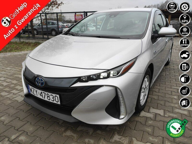 Używany Toyota Prius 122 KM (89 kW) 2021 Srebrny Hatchback